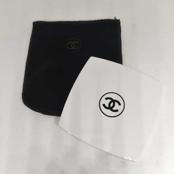 White With Black Lettering Double Facettes Compact Mirror - Picture 2 of 9